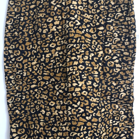 Leopard, cheetah print pencil skirt - Picture 2 of 2
